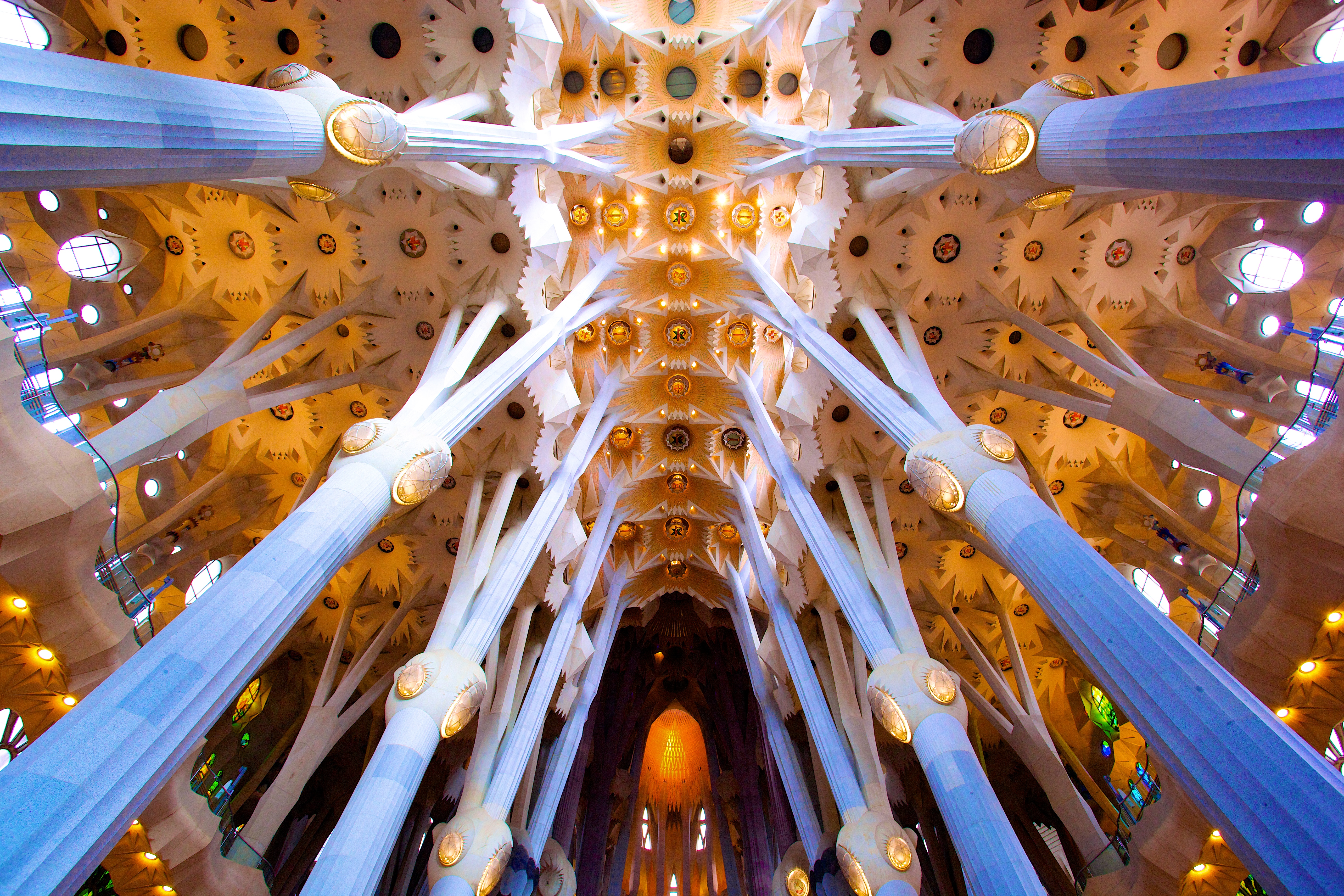 File Basilica I Temple Expiatori De La Sagrada Familia Interiors Jpg Wikimedia Commons