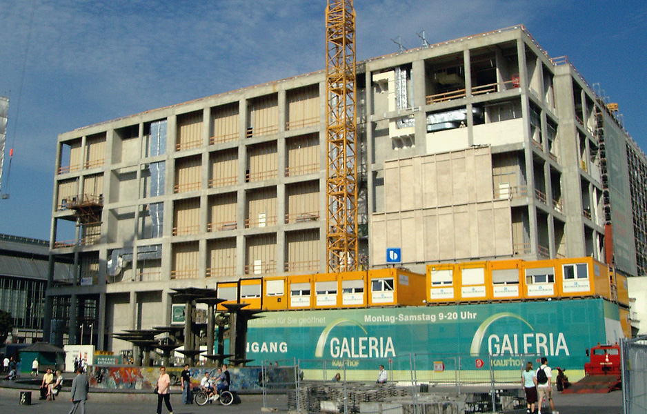 File:Alexanderplatz Kaufhof 01.jpg - Wikimedia Commons