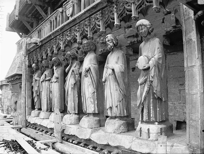 File:Cathédrale Notre-Dame - Bras sud du transept, Galerie des Prophètes - Reims - Médiathèque de l'architecture et du patrimoine - APMH00030418.jpg
