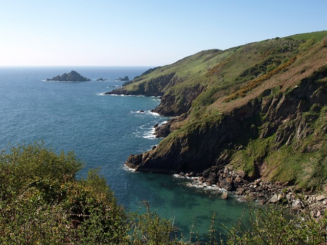 File:Coast at Coleton Fishacre - geograph.org.uk - 1266975.jpg