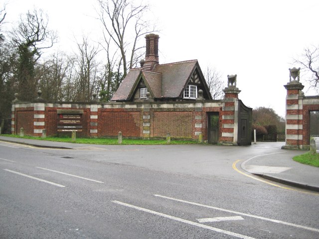 File:Cockfosters, Trent Country Park - geograph.org.uk - 663479.jpg