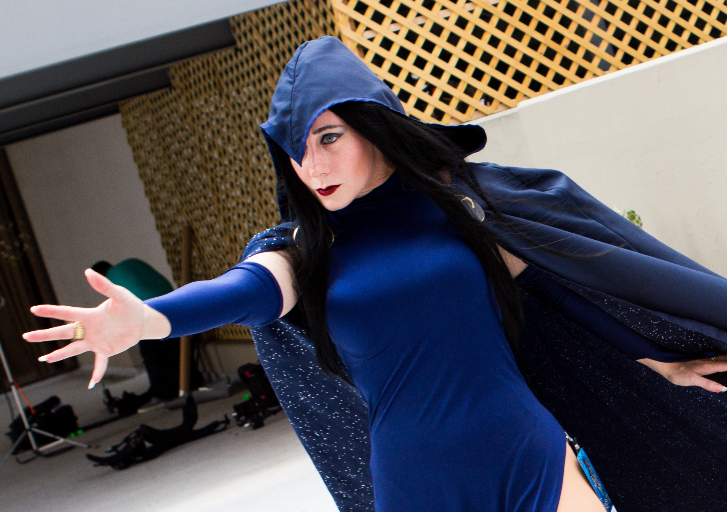 Cosplay de Ravena é poder da híbrido