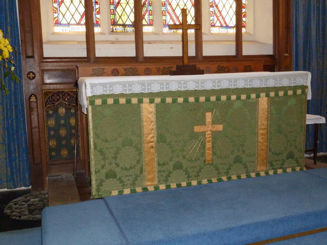 File:Hoxne St Peter and St Paul- Trinity altar (geograph 2024701).jpg