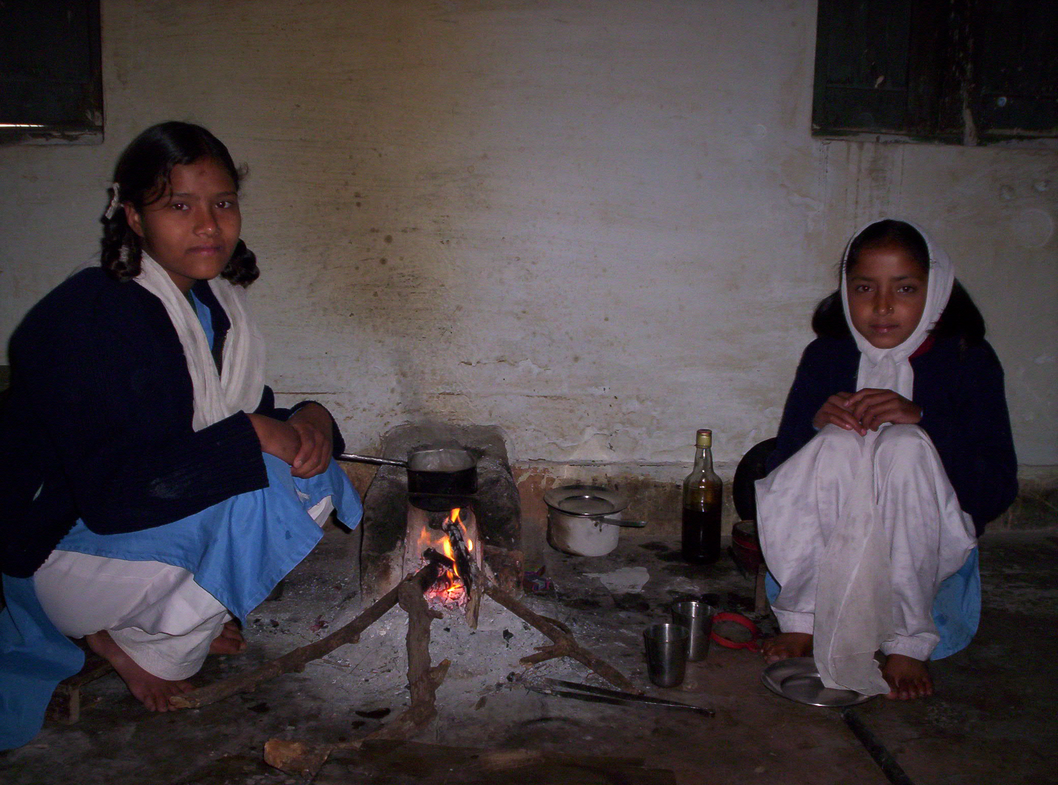 Fileindian Girls Making Tea Over Open Fire Wikimedia Commons