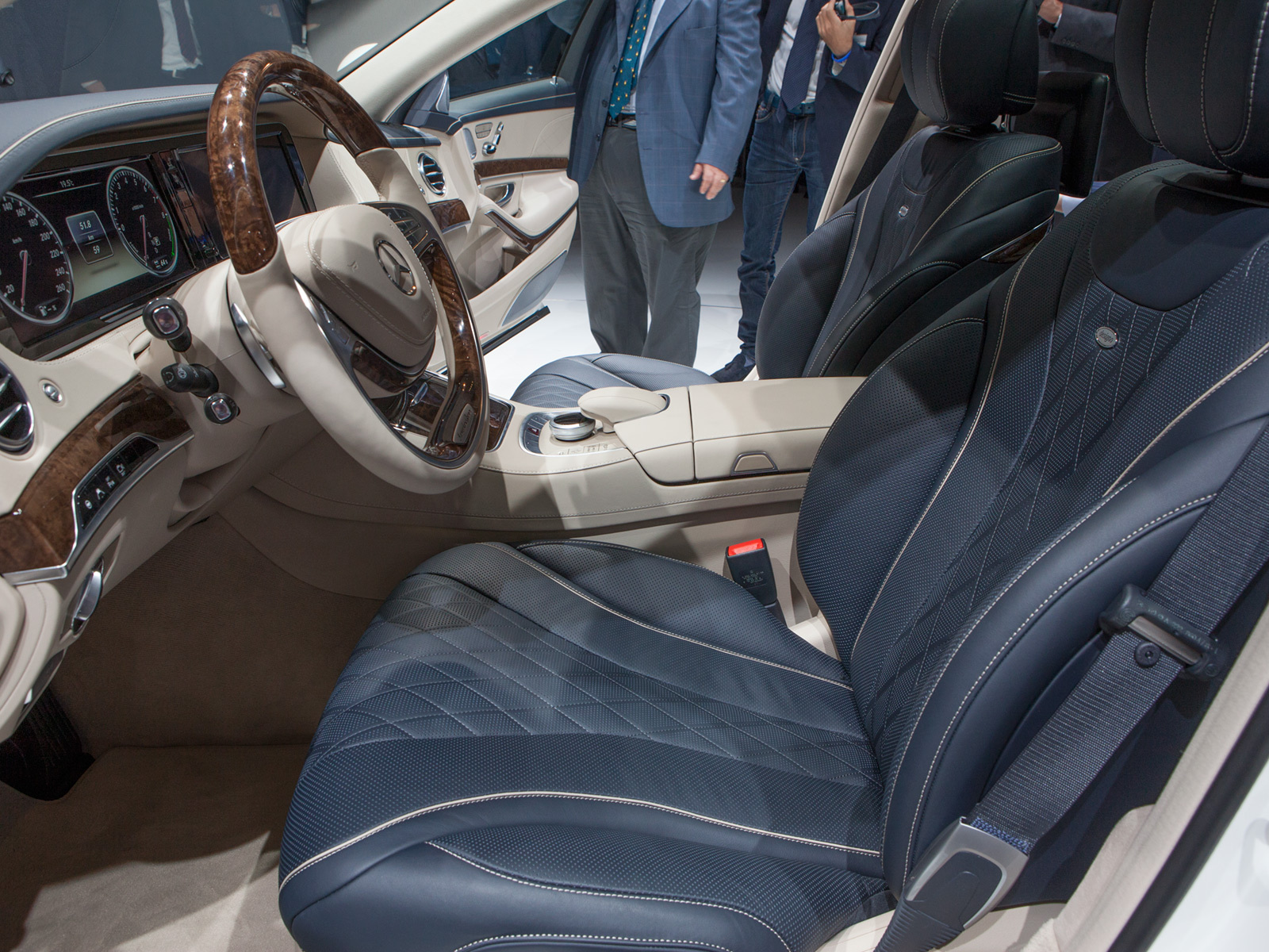 File Interior Of Mercedes Benz S 500 W222 Jpg Wikimedia