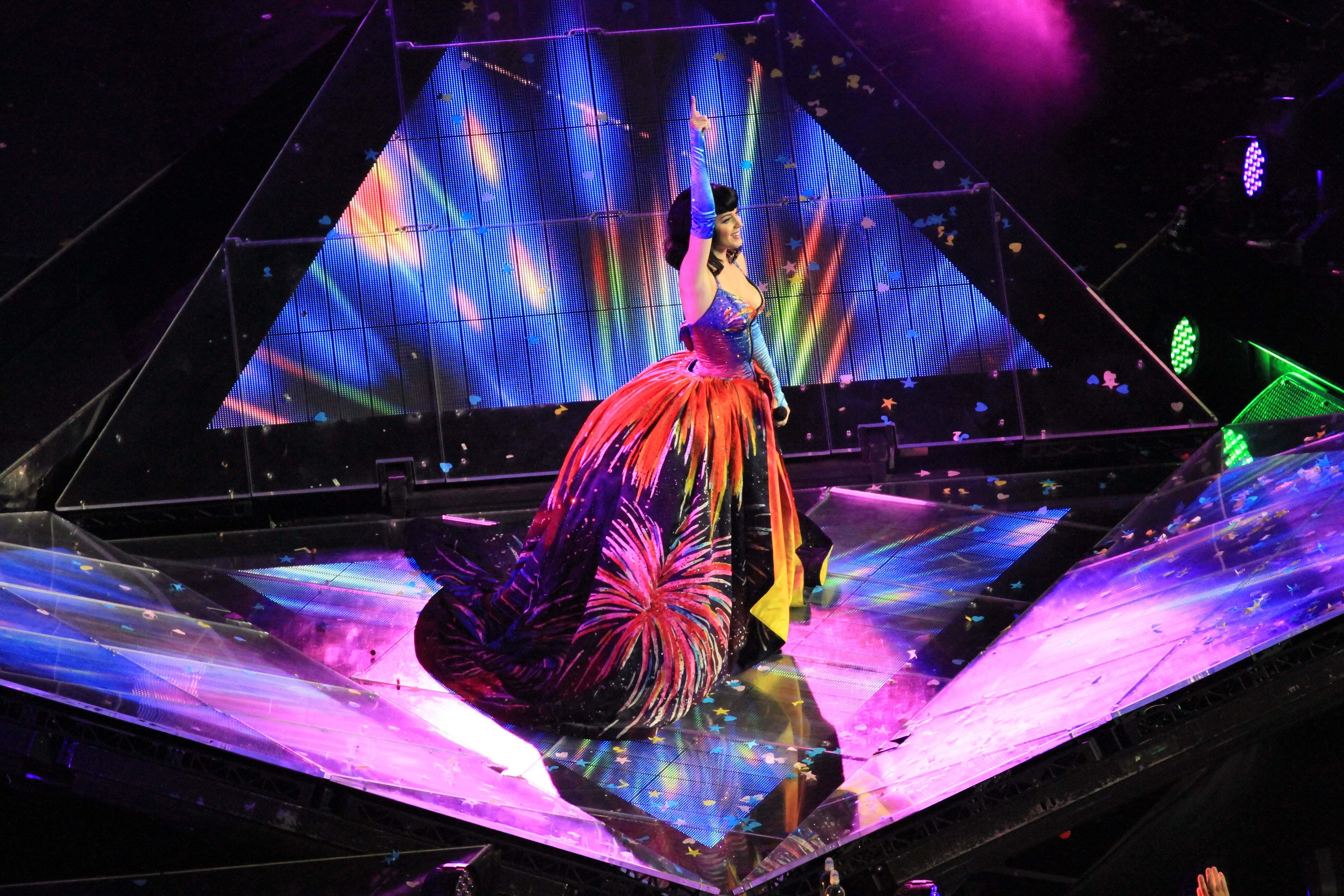 File Katy Perry The Prismatic Newark 23 Jpg Wikimedia Commons