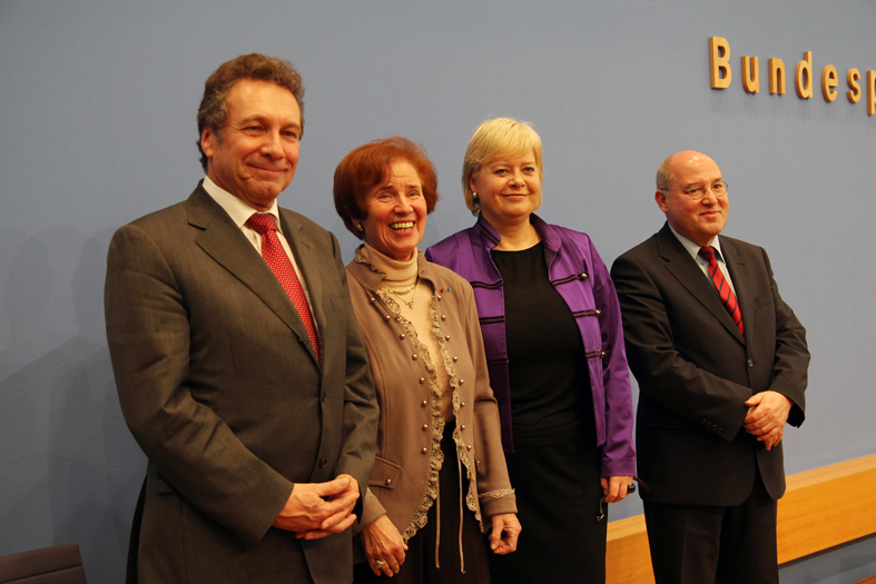 File:Klaus Ernst, Beate Klarsfeld, Gesine Lötzsch and Gregor Gysi (2012).jpg