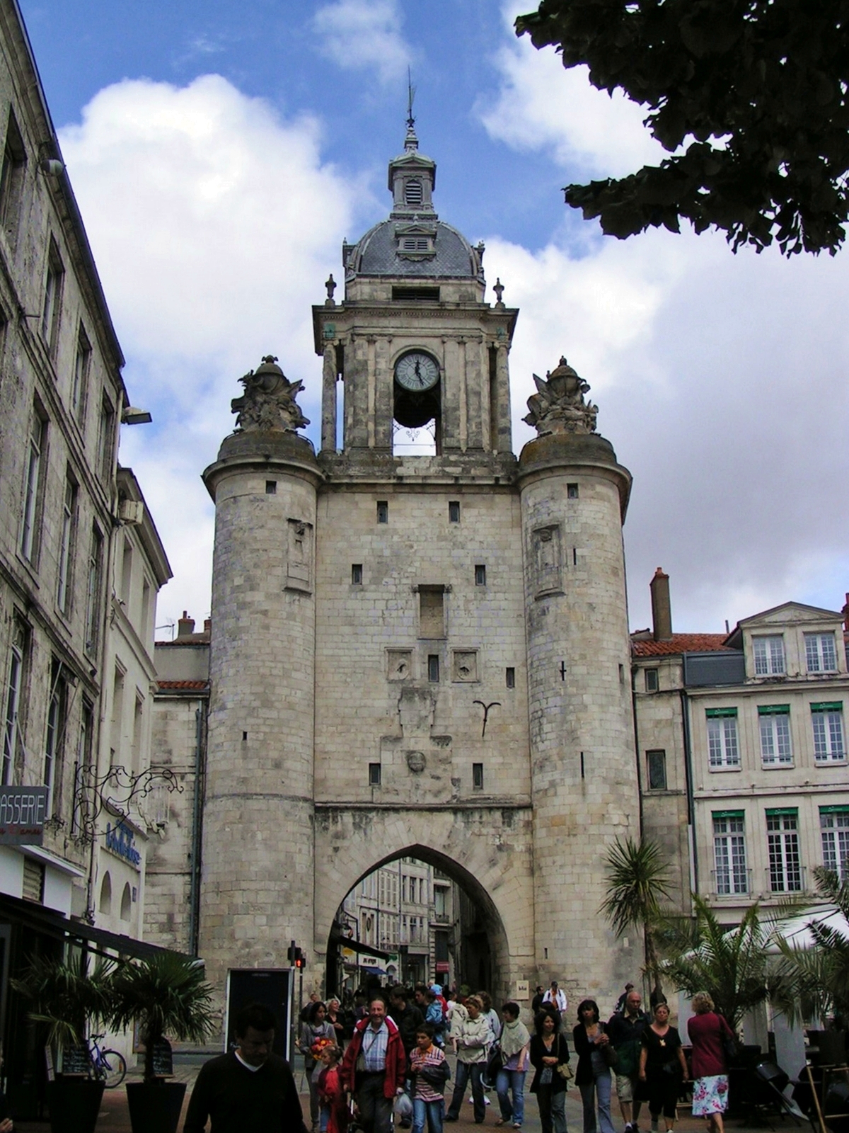 File:La Rochelle, Porte de la Grosse Horloge - panoramio ...