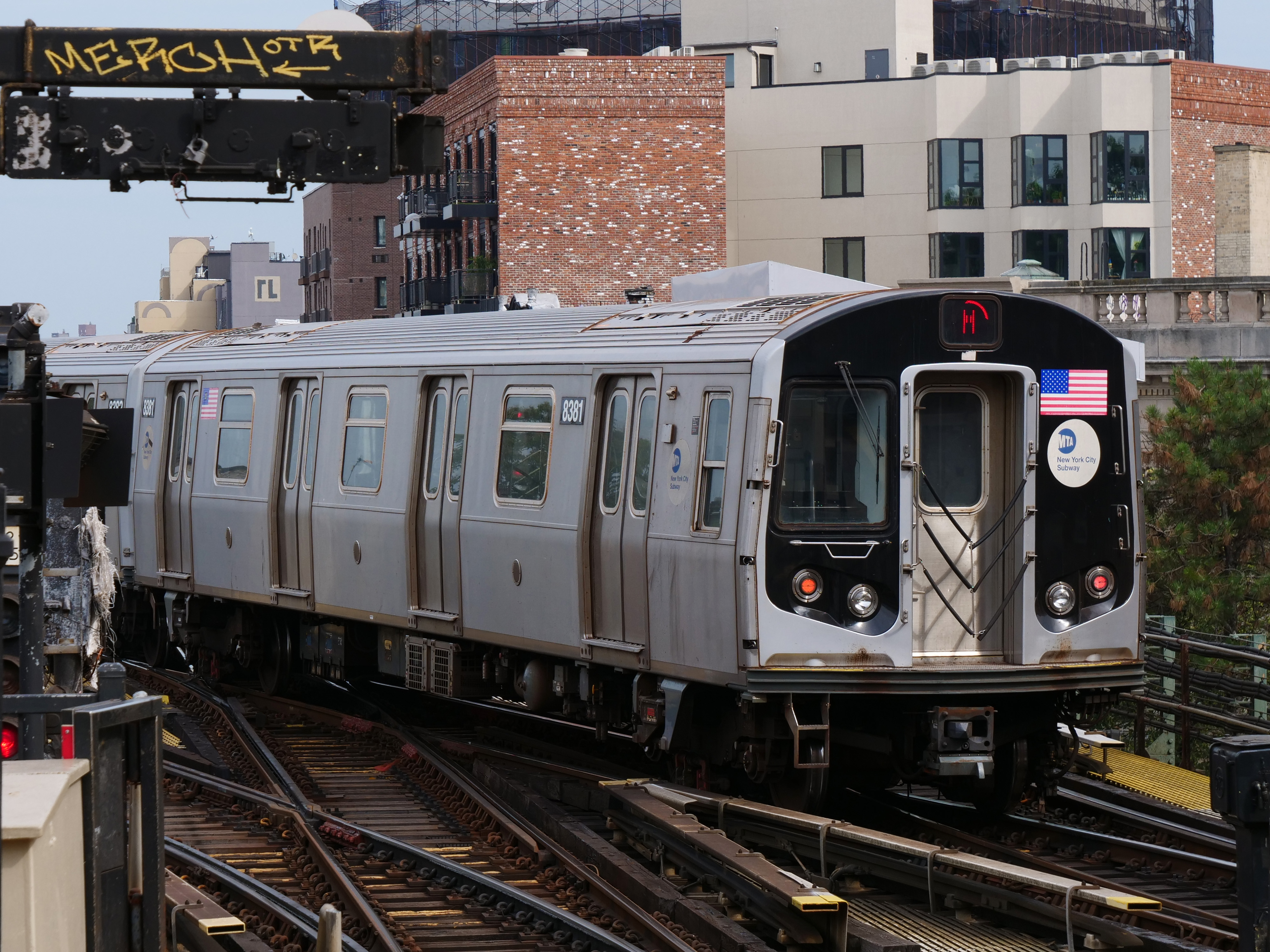 M New York City Subway Service Wikipedia