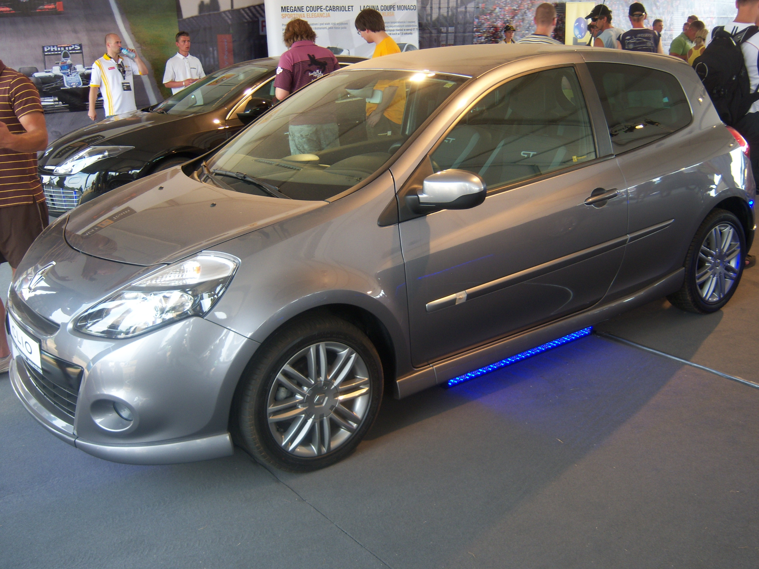 File:Renault Clio III Grandtour Facelift 20090808 front.JPG - Wikimedia  Commons