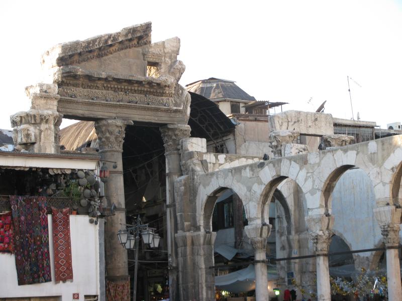 File:Roman ruin in old damascus (4256318428).jpg