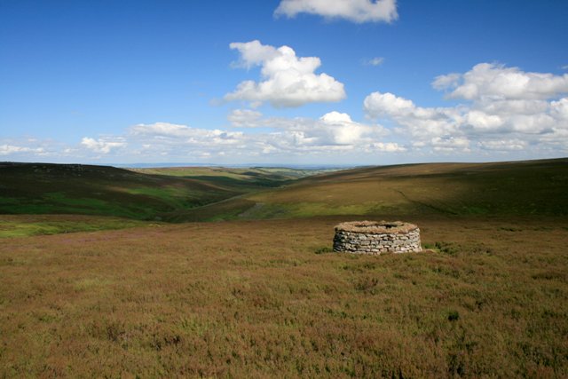 File:Shooting Butt, Barnley - geograph.org.uk - 496682.jpg