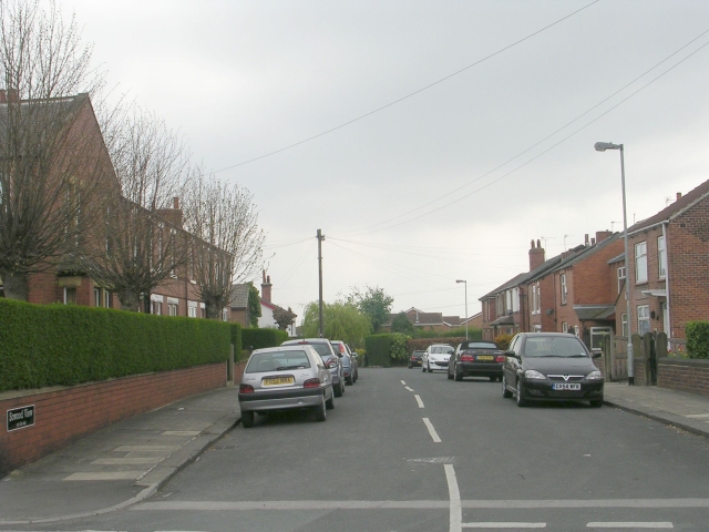 File:Sowood View - Manor Road - geograph.org.uk - 1259337.jpg