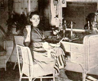 File:Suds (1920) - Pickford Makeup.jpg