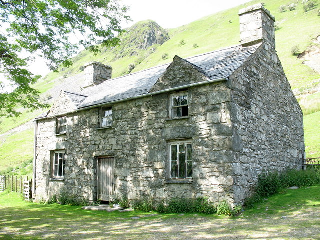 File:Sun-dappled facade of Allt-lwyd farmhouse - geograph.org.uk - 475145.jpg