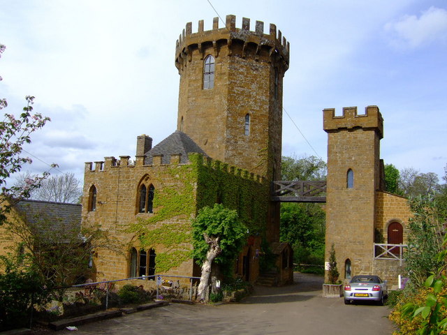 The Castle Inn, Edge Hill - geograph.org.uk - 418966