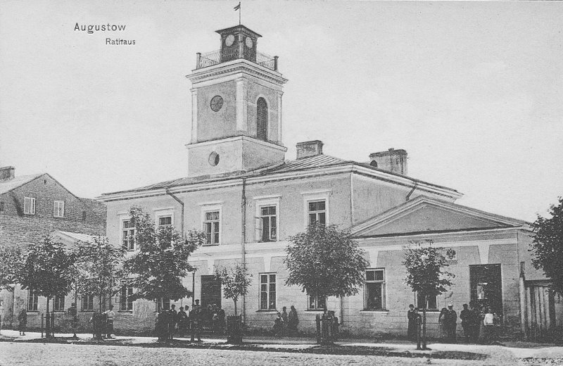Plik:Town Hall in Augustow 01.jpg