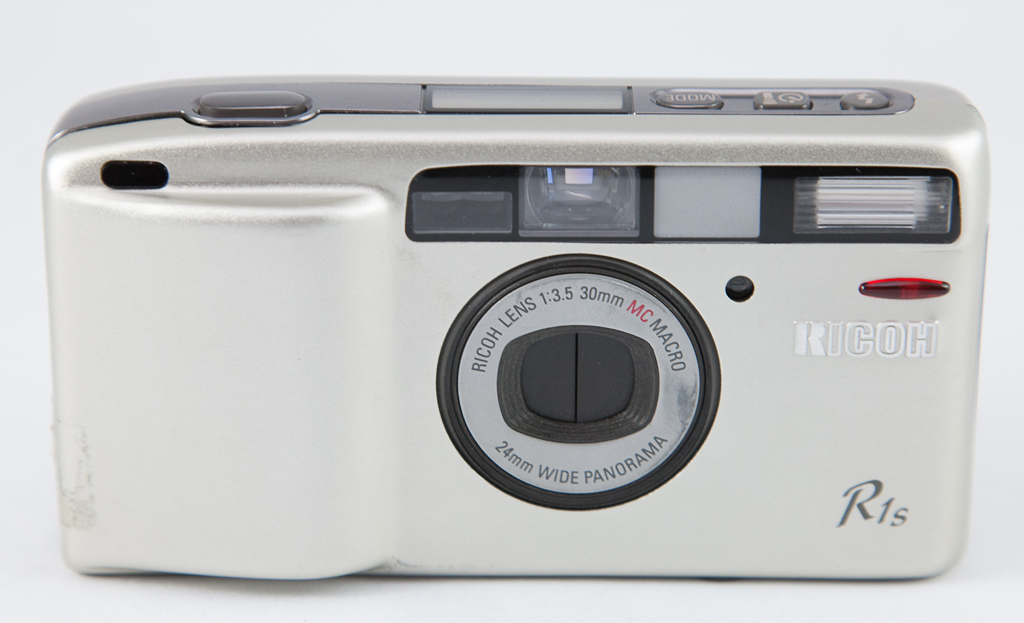 File:0604 Ricoh R1s Silver with case (9122184225).jpg - Wikimedia