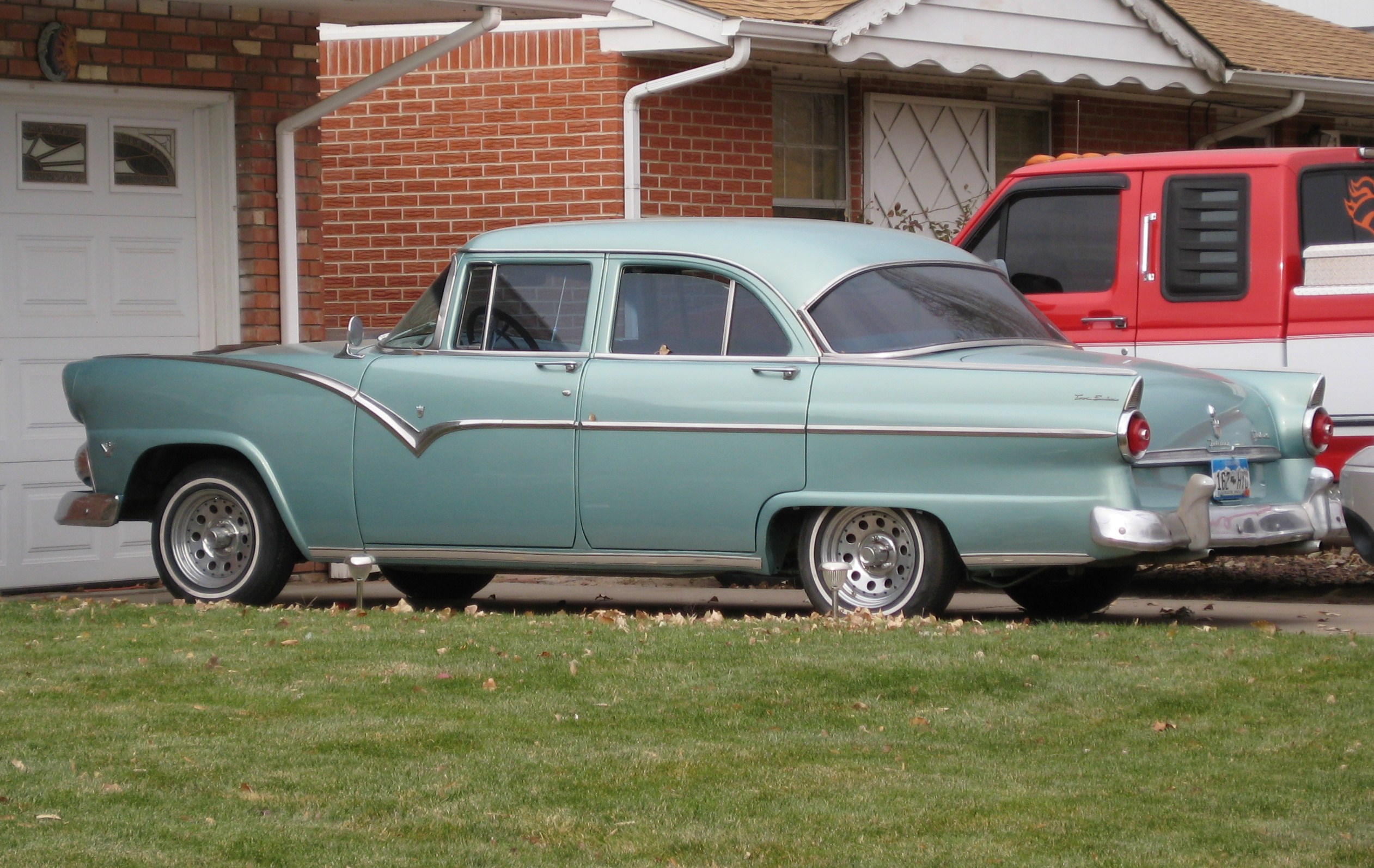 Ford Fairlane sedan 1955