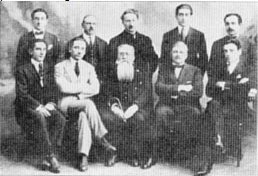 Mar del Plata Mayor Teodoro Bronzini (light suit) and the new, Socialist city government, among the first in the Americas. 1er gobierno socialista de MDP-1920.jpg