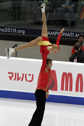 File:2010 World Figure Skating Championships Pairs - Stacey KEMP - David KING - 7061A.jpg