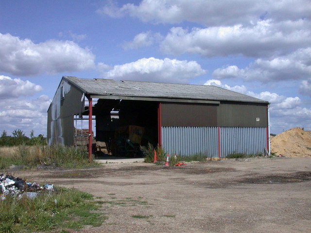 File:A barn which has seen better days - geograph.org.uk - 923710.jpg