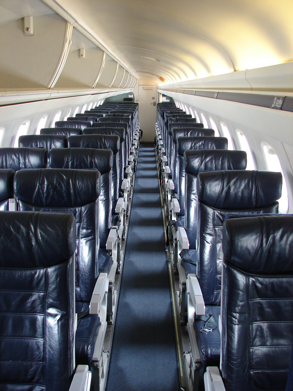 American Connection E-140 Interior (3349712813).jpg