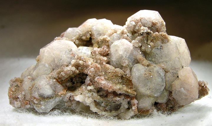 File:Analcime-Calcite-26902.jpg