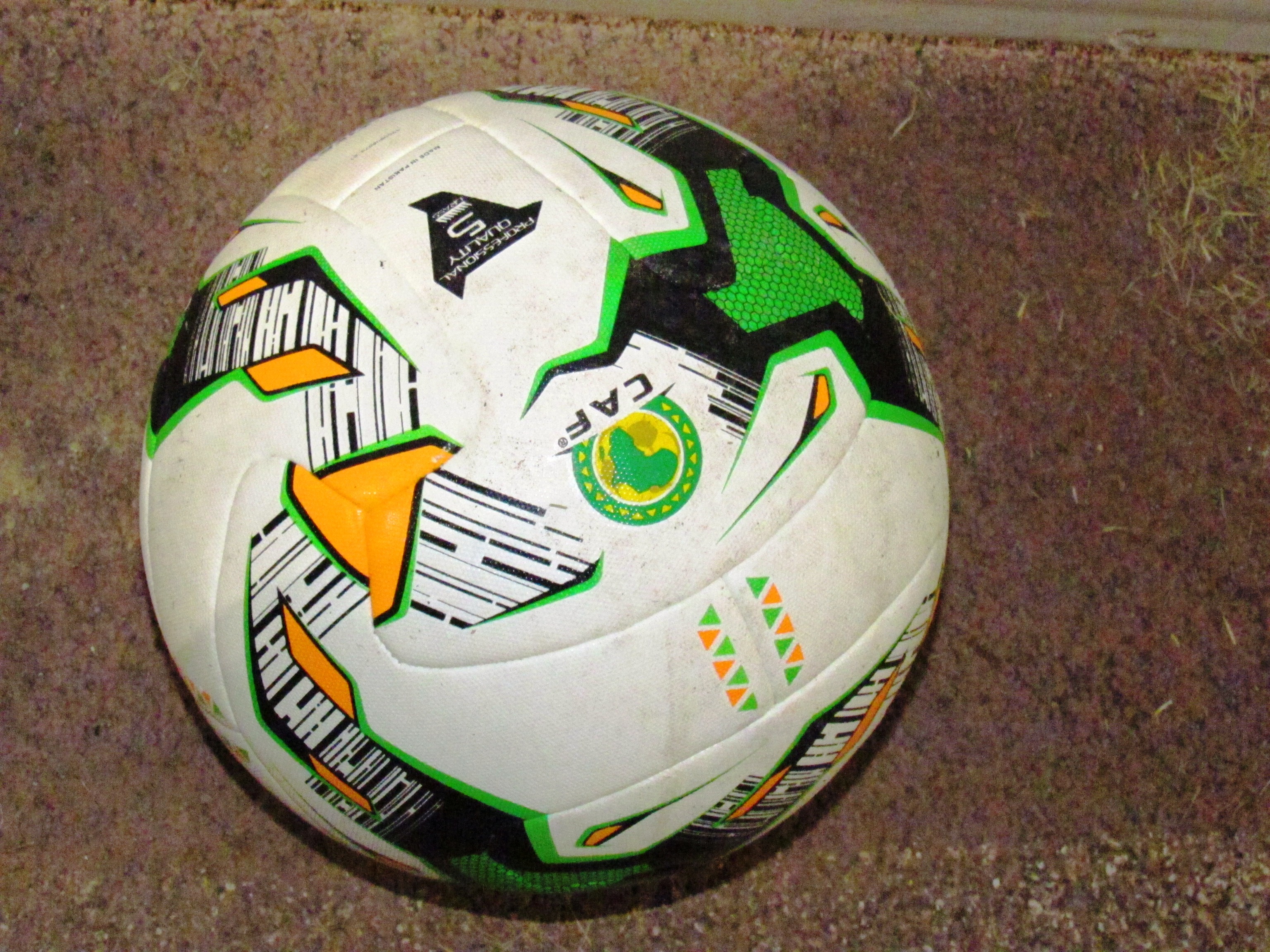 File:Ballon officiel de la Ligue des champions de la CAF.jpg - Wikimedia  Commons