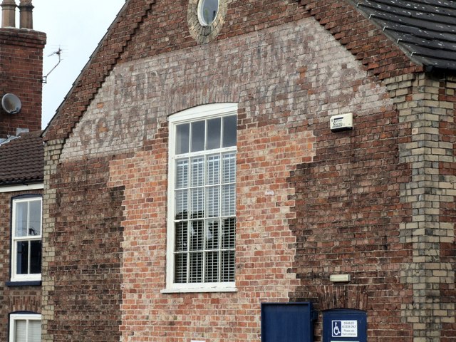 File:Drill Hall Antiques Centre, Horncastle - geograph.org.uk - 1408987.jpg