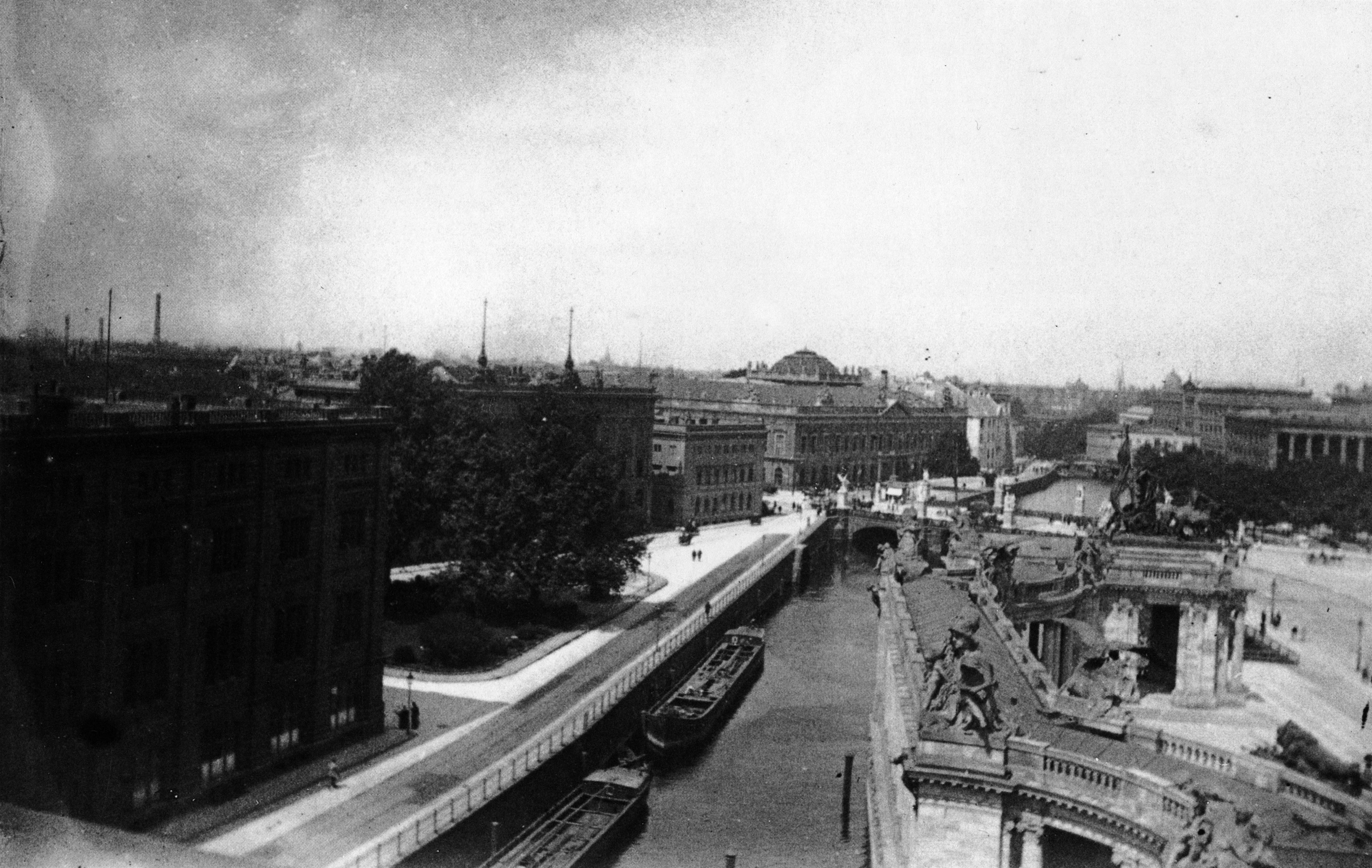 Января 1900. Берлин 1900 в цвете. Москва - Берлин (1900 - 1950). Русская баня в Берлине 1900. Berlin 1900 poverty.