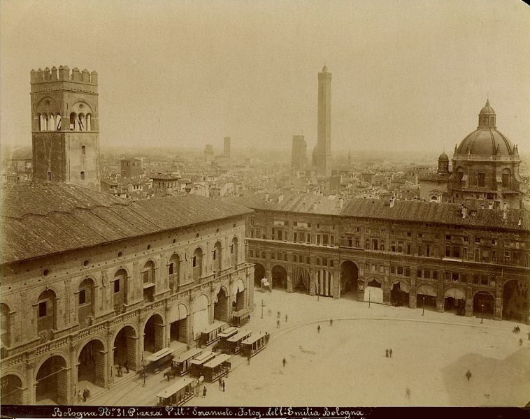 File:Fotografia dell'Emilia - n. 031 - Bologna - Piazza Vitt.o Emanuele.jpg