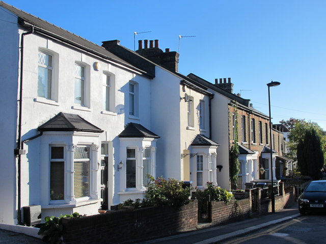 File:Highfield Road, N21 - geograph.org.uk - 4706808.jpg