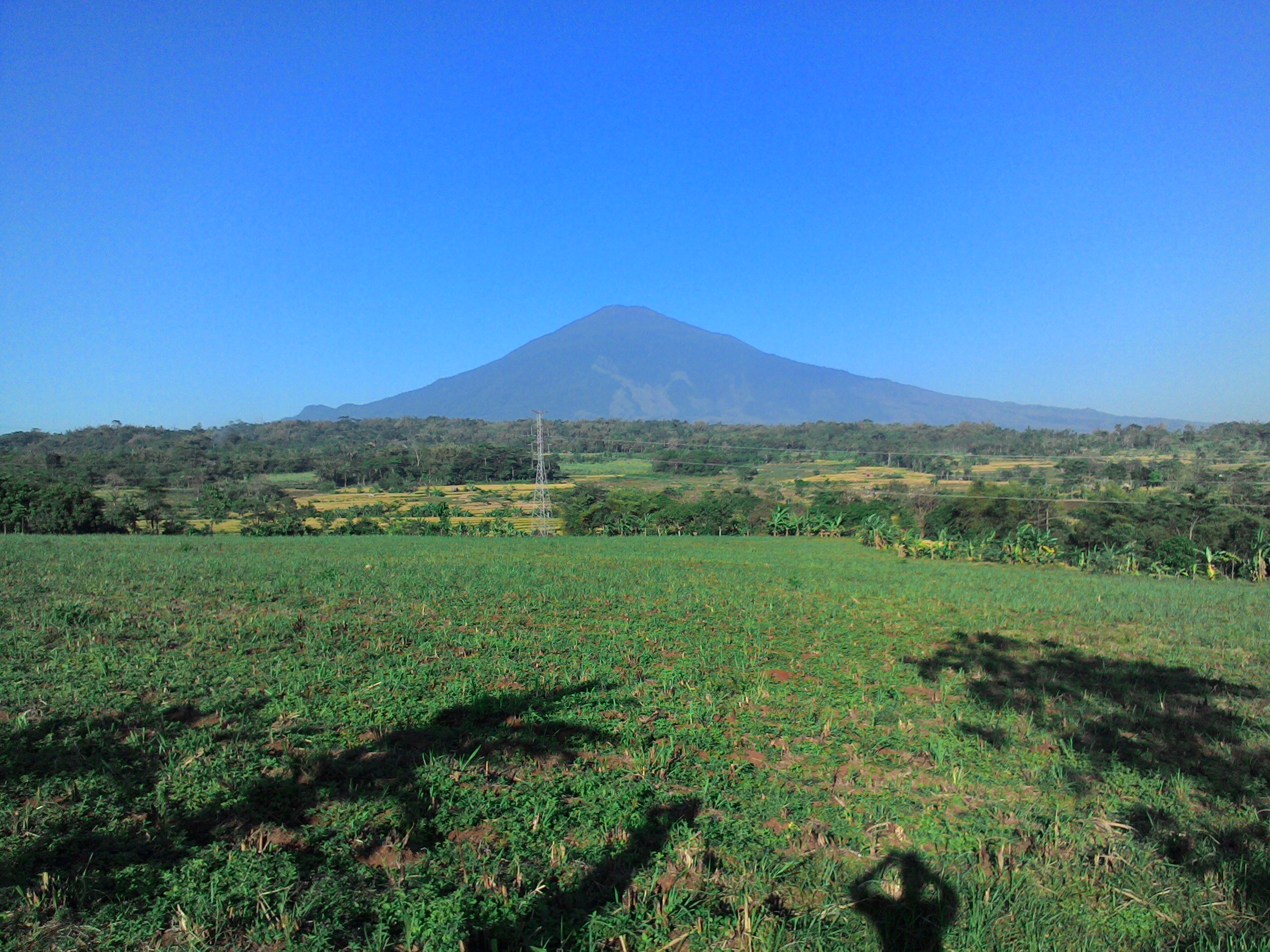 Berkaskaki Gunung Ciremaijpg Wikipedia Bahasa Indonesia