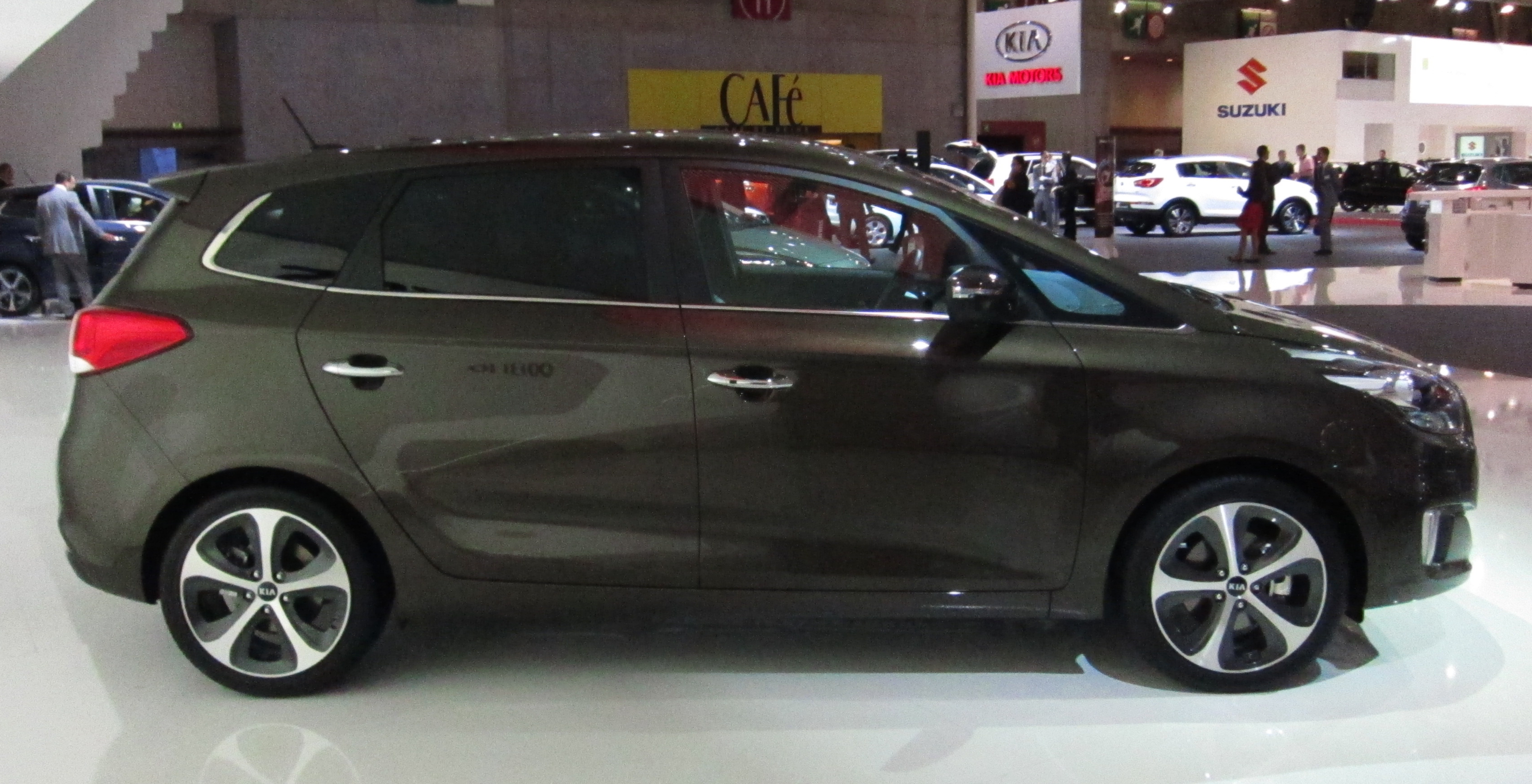 kia carens 
