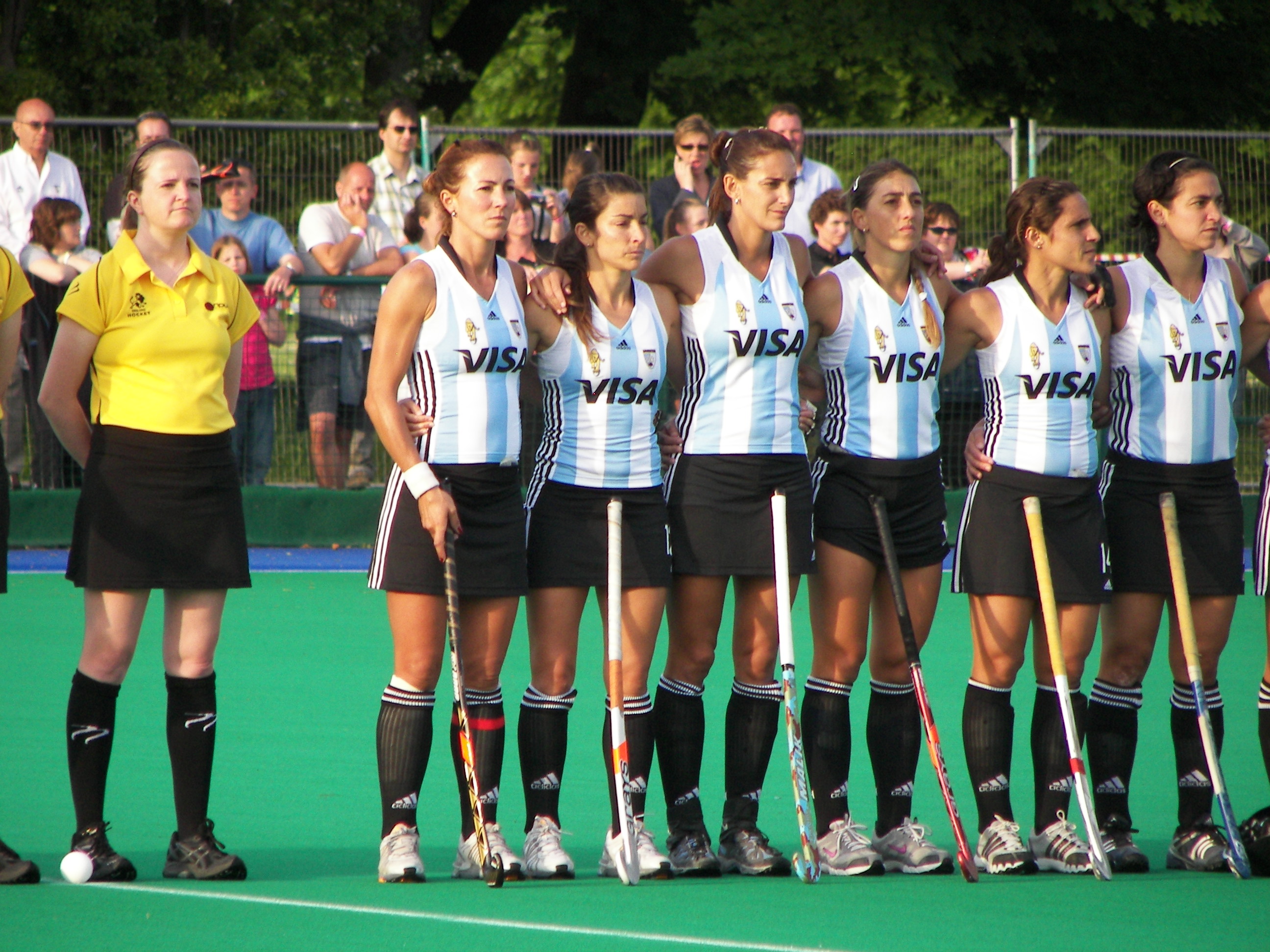 File Las Leonas 2008 2491759746 Otra Wikimedia