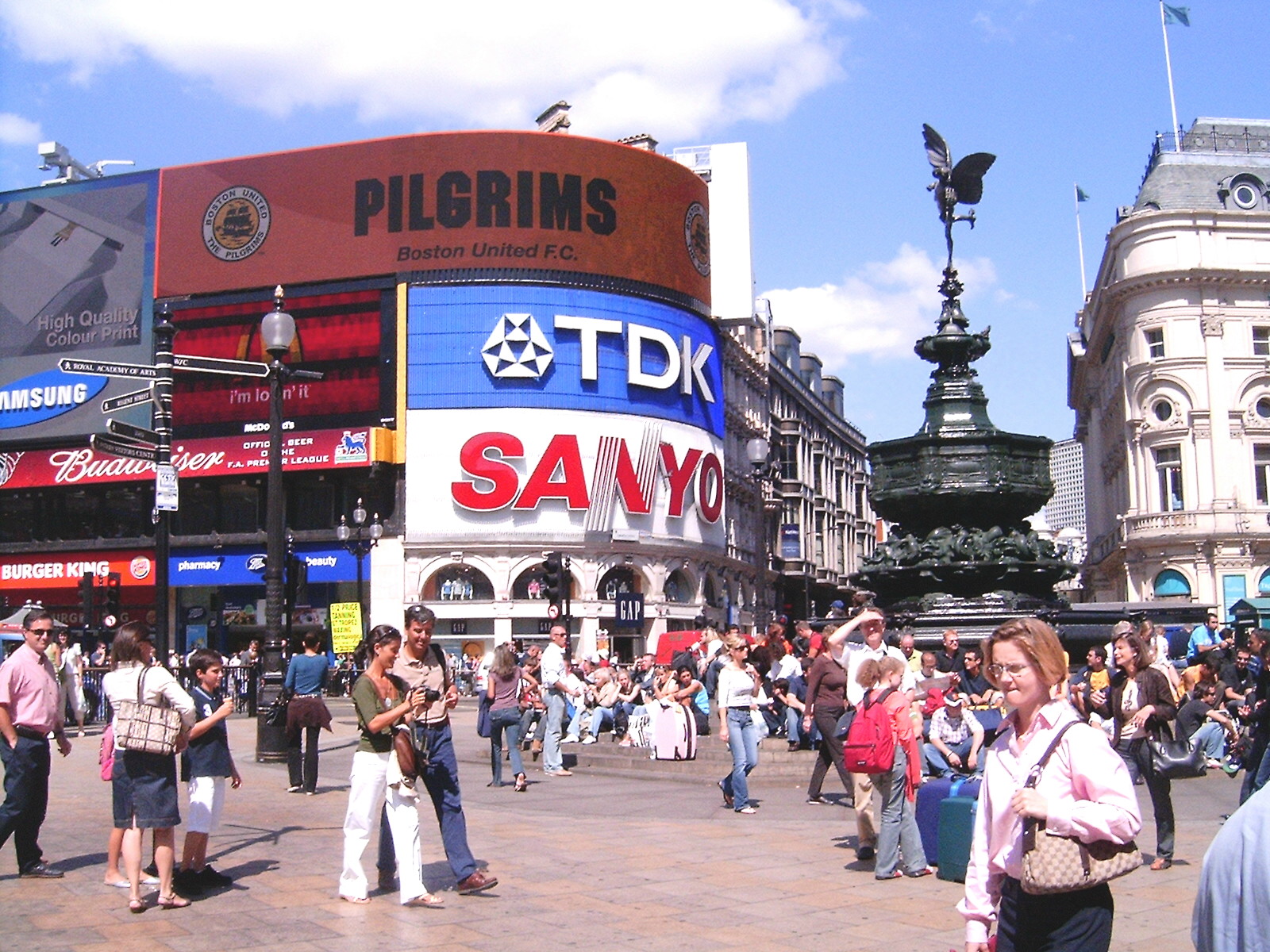 File:London, Piccadilly Circus - panoramio.jpg - Wikimedia ...