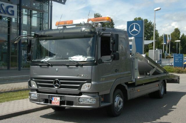 File:Mercedes-Benz Atego Facelift front.JPG