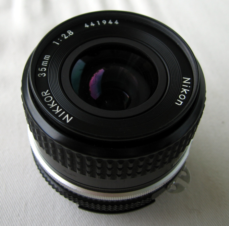 File:Nikkor 35mm f2.8 AI lens.jpg - Wikimedia Commons