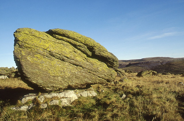 File:Norber erratic - geograph.org.uk - 963034.jpg