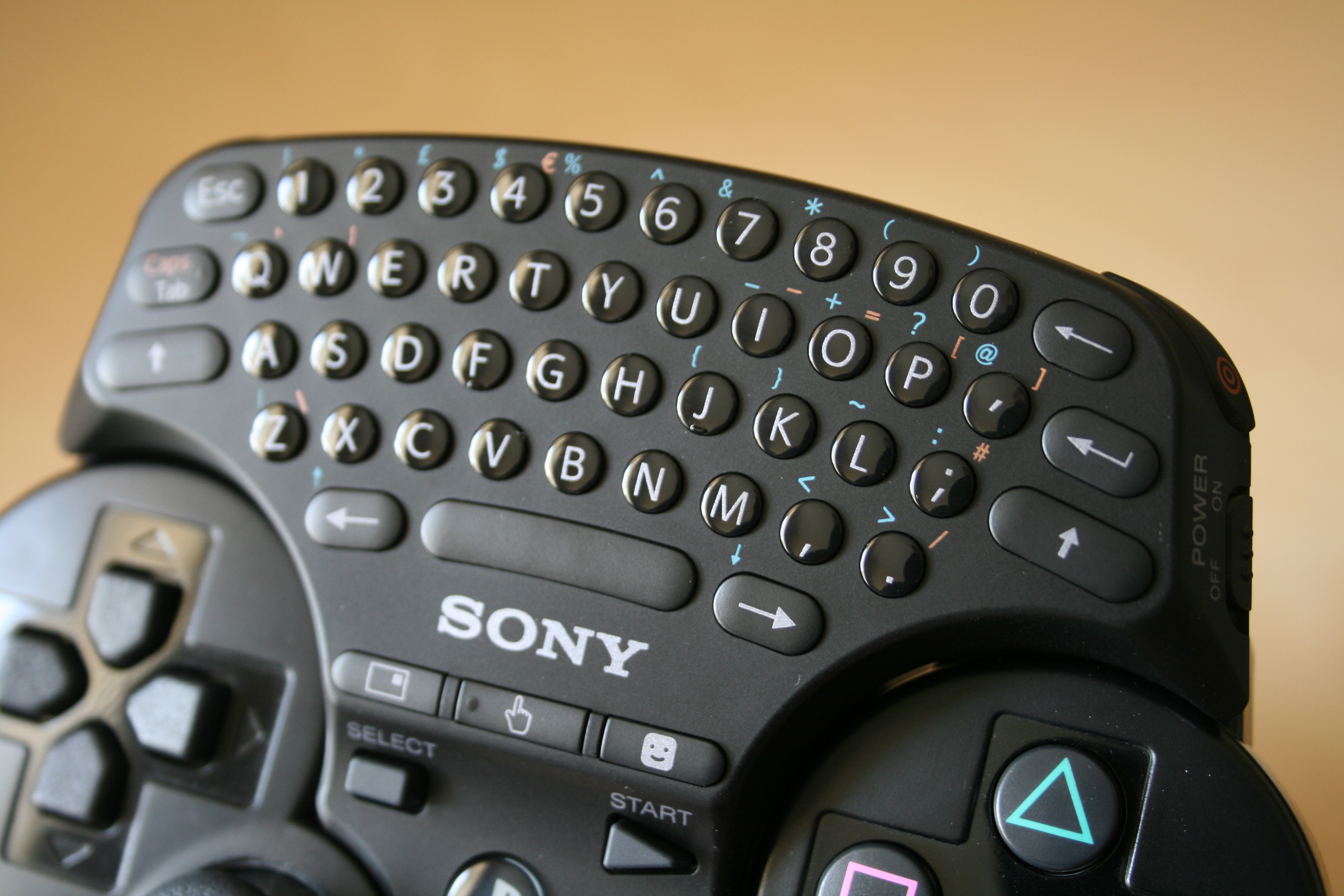 File:PlayStation 3 Wireless Keypad - Close Up.jpg - Wikimedia Commons