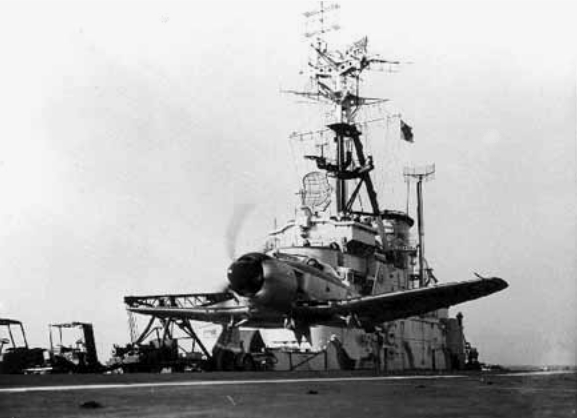 File:Sea Fury taking off from HMAS Sydney (R17).jpg