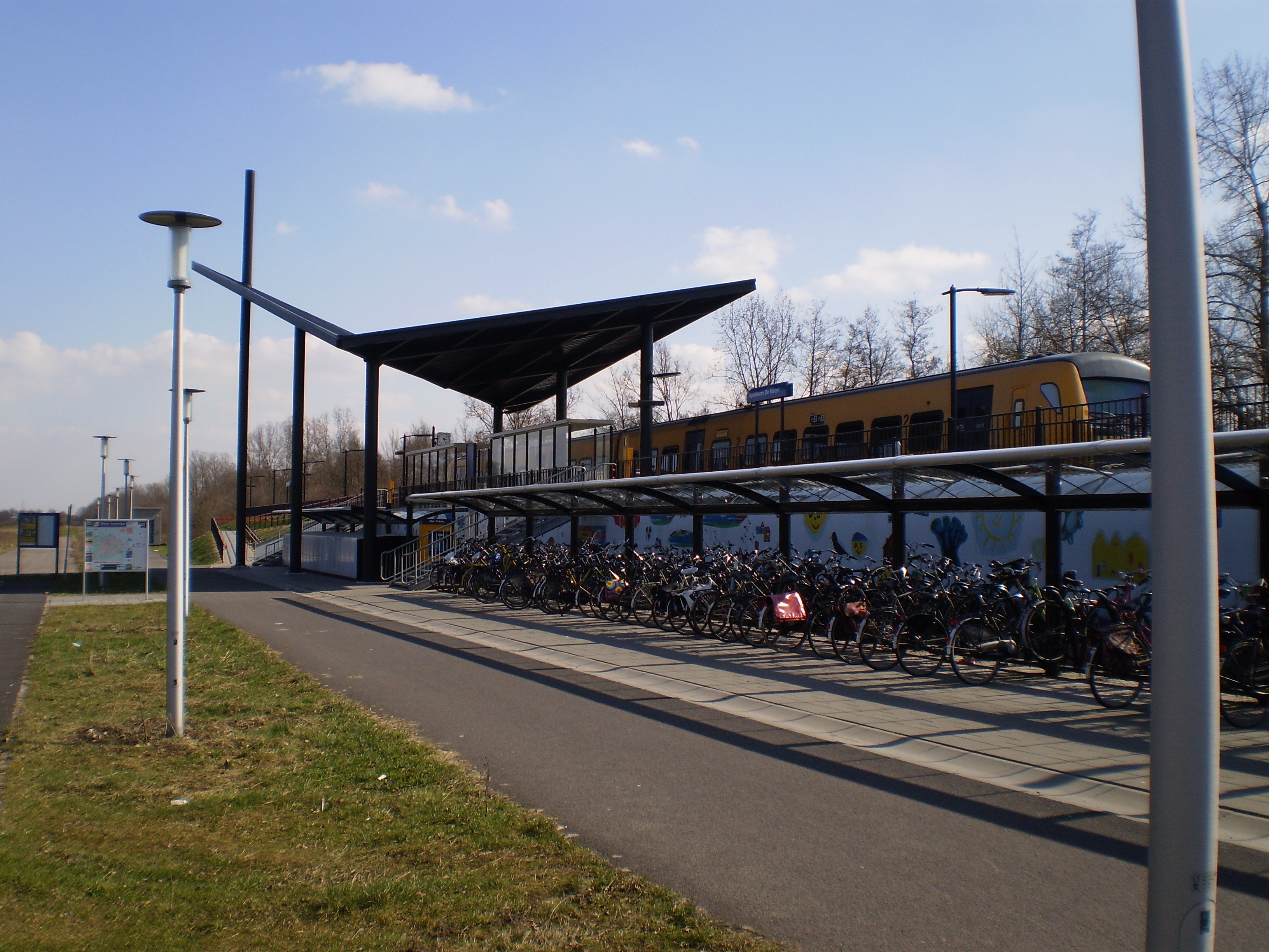 top Verval Overtuiging Apeldoorn De Maten railway station - Wikipedia
