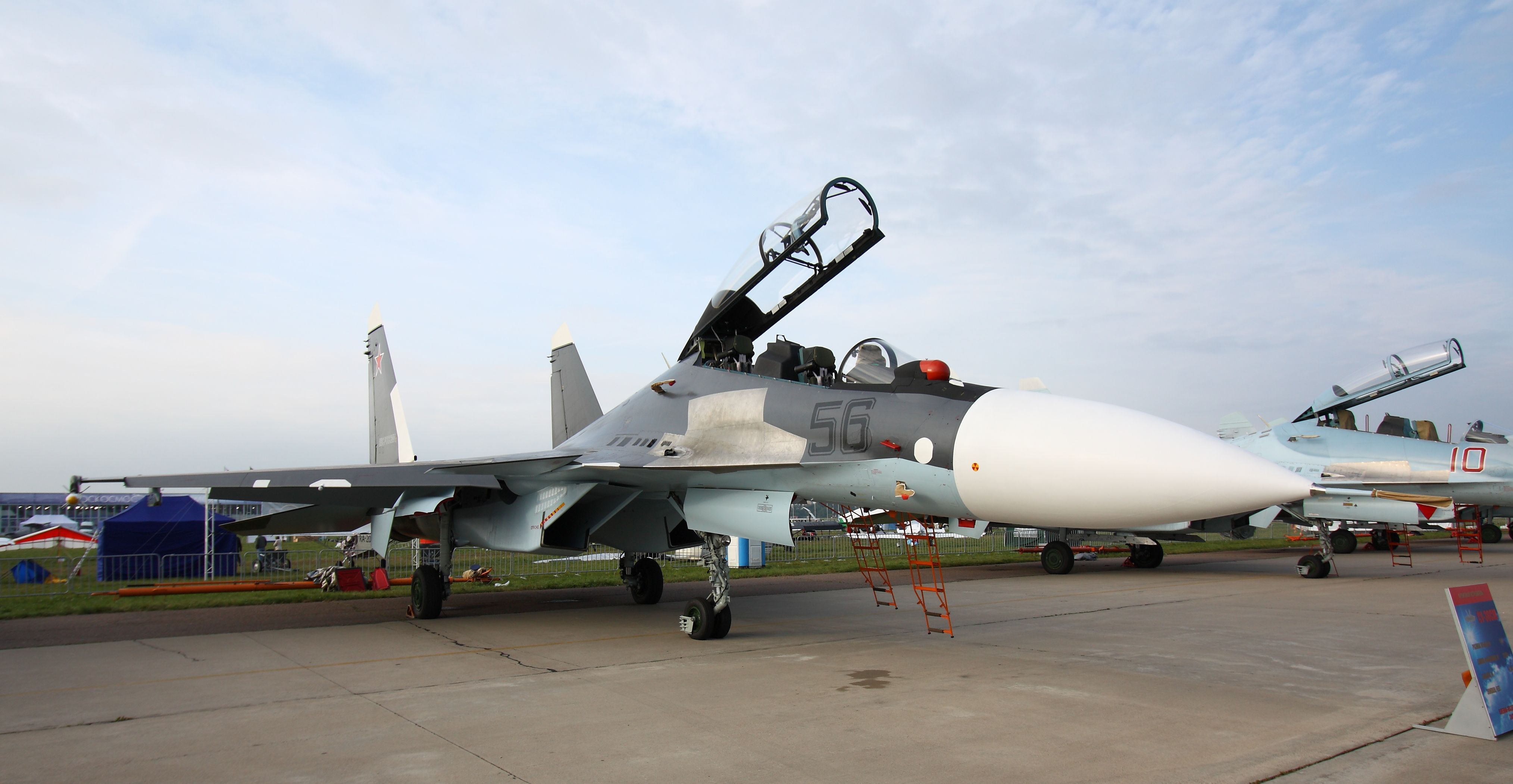 Sukhoi_Su-30SM_at_the_MAKS-2013_(01)