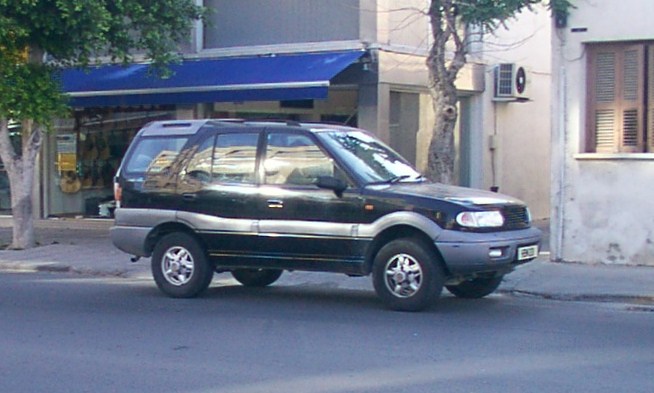 Der Tata Safari, der indische Spar SUV Tata_Safari_in_Cyprus