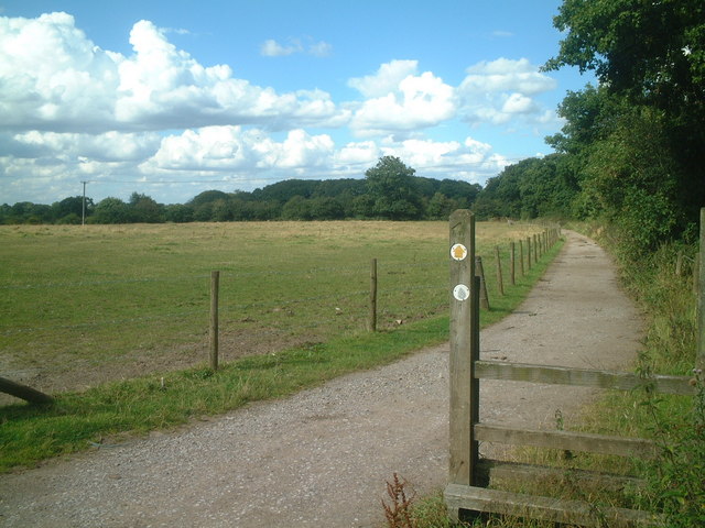 File:The North Worcestershire path north-east towards Berry Mound - geograph.org.uk - 518167.jpg
