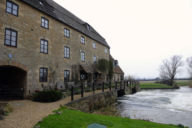 File:The Old Watermill - Water Newton - geograph.org.uk - 342888.jpg