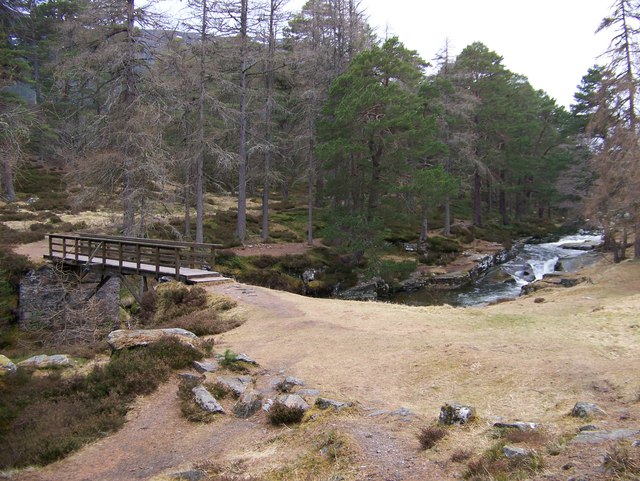 The footbridge at the Linn of Quoich - geograph.org.uk - 2703097