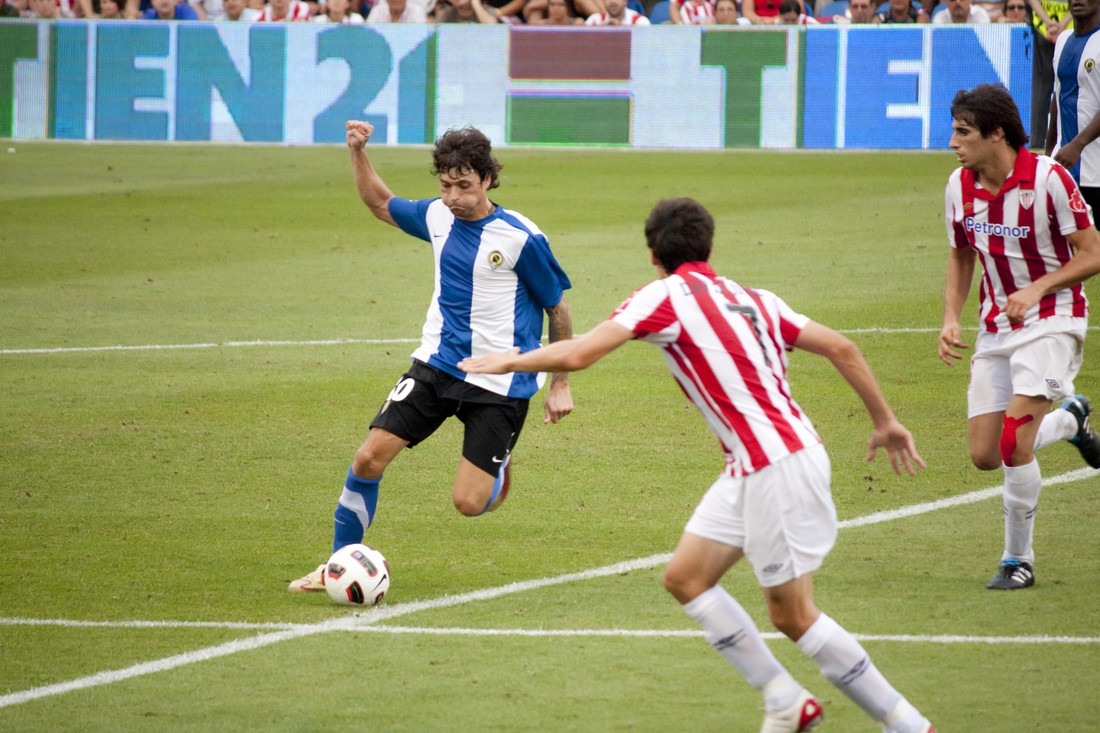 File:Tote Hércules-Athletic jornada1 2010-11.jpg - Wikimedia Commons