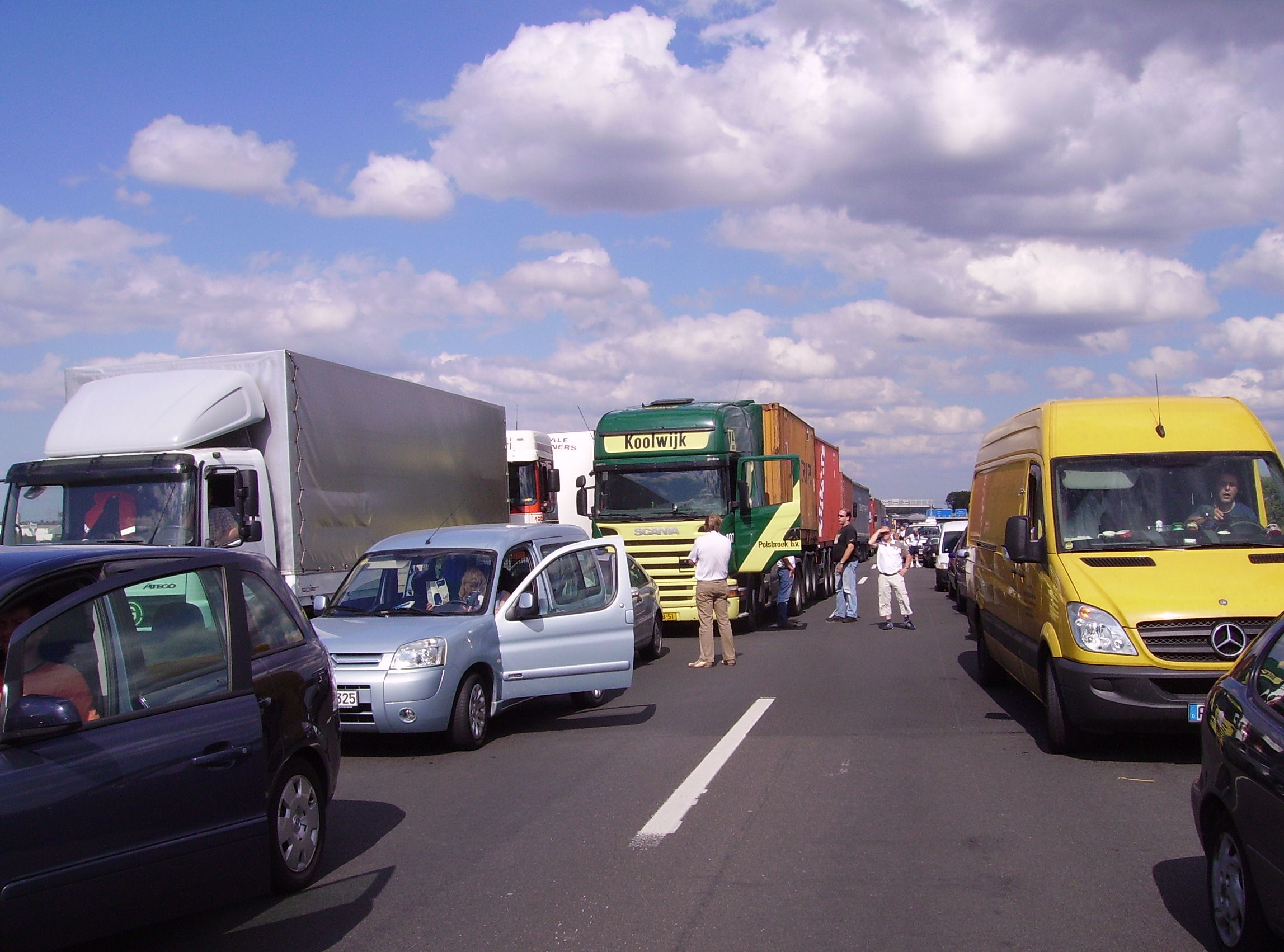 File:Traffic jam near Aachen.JPG - Wikimedia Commons